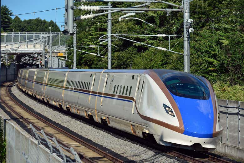 Um trem em movimento