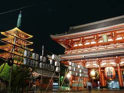 Templo Sensoji à noite